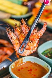 娱乐吃瓜酱有人在吃烧烤,吃瓜群众围观美食狂欢